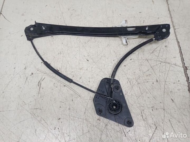 Стеклоподъемник механический задний левый Skoda