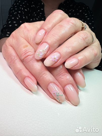 Мастер маникюра