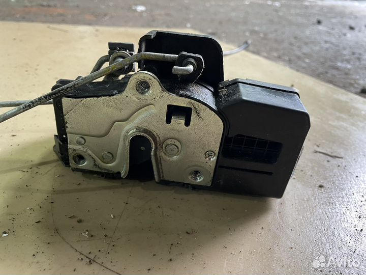 Опель антара замок двери передний левый