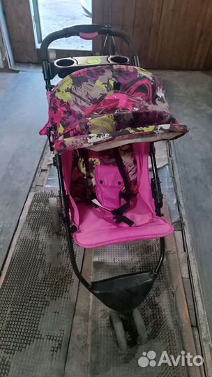 Прогулочная коляска