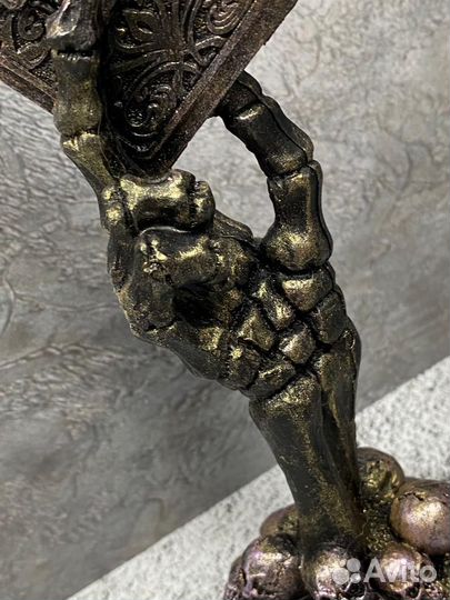 Свеча интерьерная Рука с картой арт. 0383