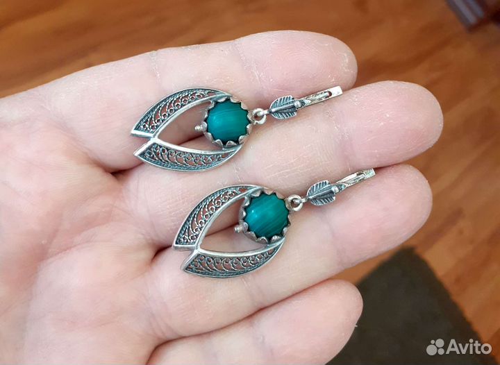 Серьги серебро 925 голова природный малахит
