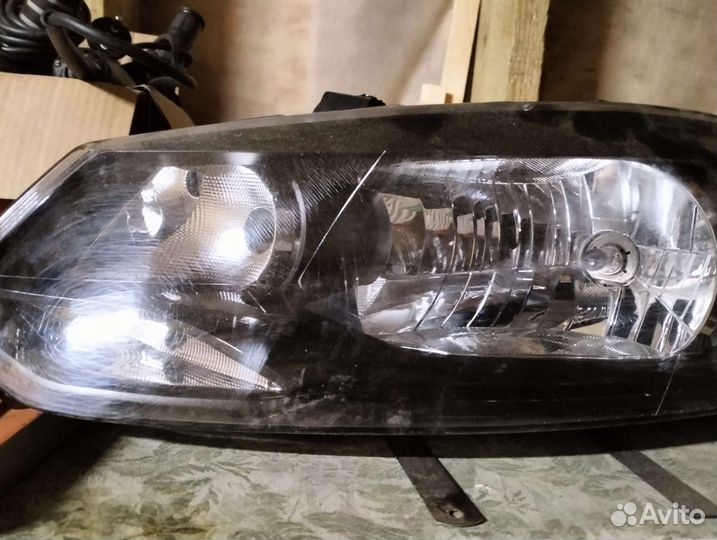 Фара volkswagen polo 2014