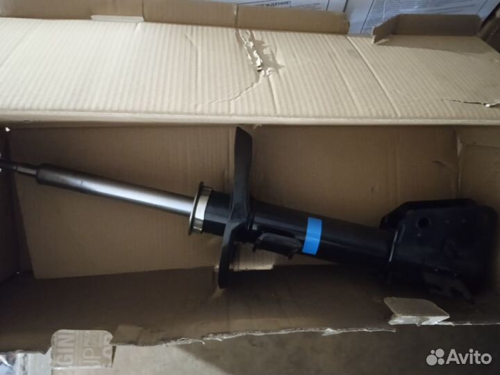 Амортизатор подвески передний renault master III