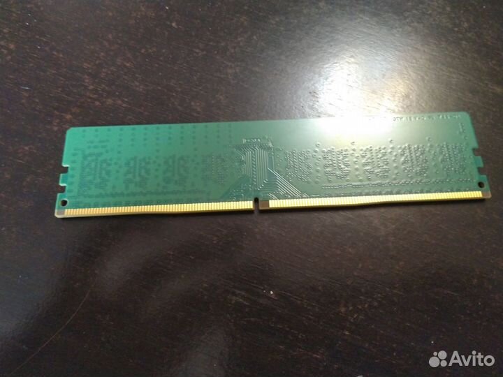 Оперативная память ddr4 4gb 2400 crucial и SKhynix