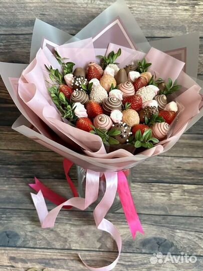 Клубника в шоколаде. Съедобные букеты