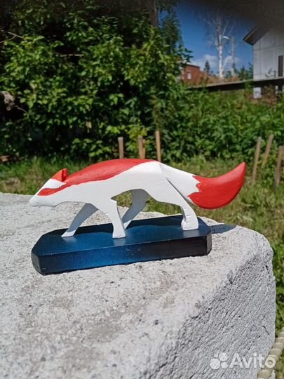 Фигурка лисы