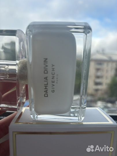 Givenchy Dahlia Divin Eau Initiale