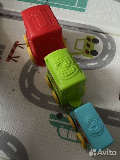 Паровозик fisher price