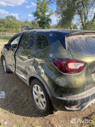 Renault Kaptur 2.0 МТ, 2016, битый, 120 000 км