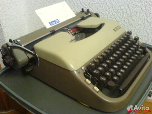 Пишущая (печатная) машинка