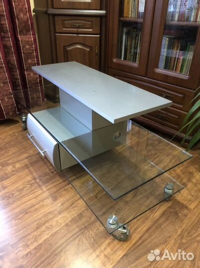 Полка для телевизора