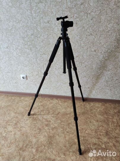 Штатив для фотоаппарата профессиональный