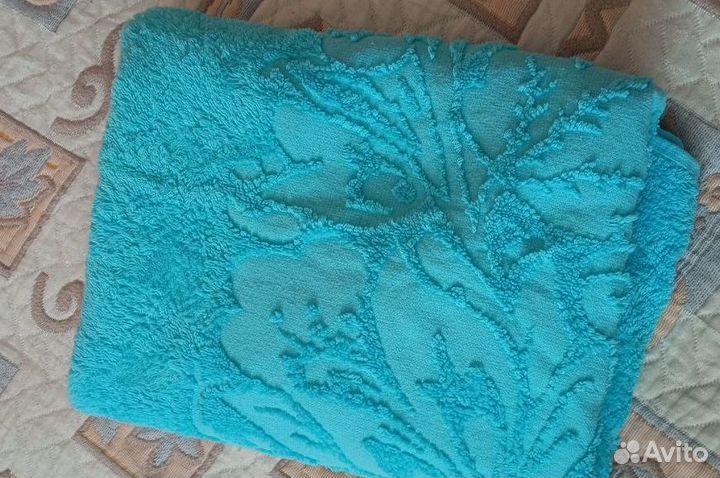 Полотенце банное махровое голубое новое