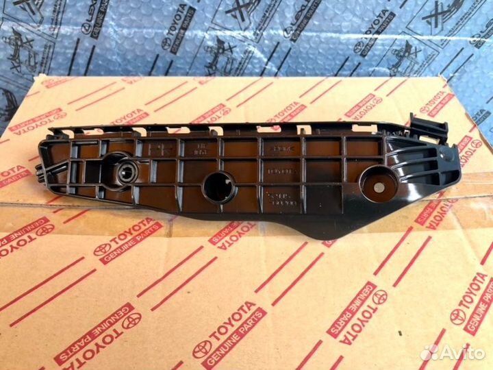 Кронштейн бампера передний правый Toyota Lc Prado