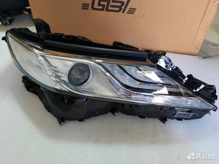 Фара передняя правая Toyota Camry V70 2018