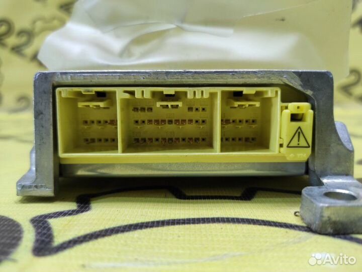 Блок управления Airbag Toyota Rav4 ACA21 1azfse