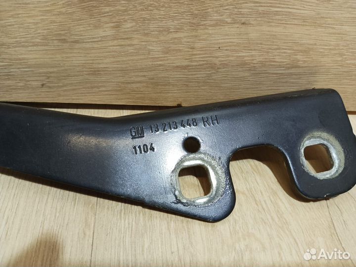 Петли капота Opel Astra H