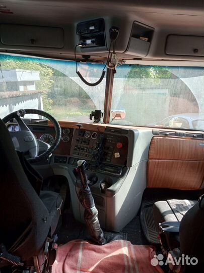 Freightliner Century, 2004