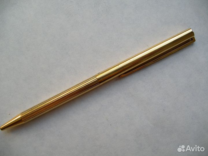 Серебряная шариковая ручка S. T. Dupont Classique