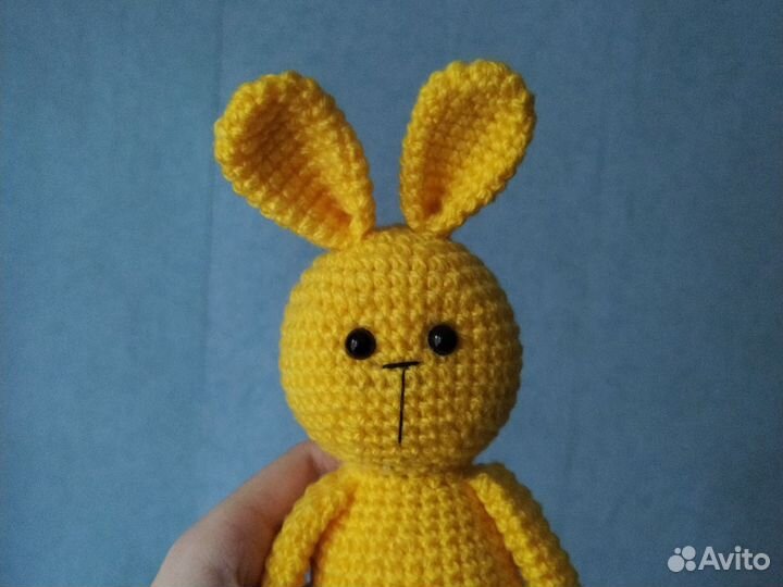 Заяц вязаный