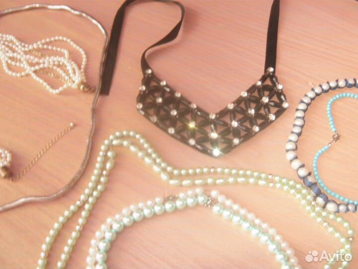 Колье,броши,браслеты, бусы
