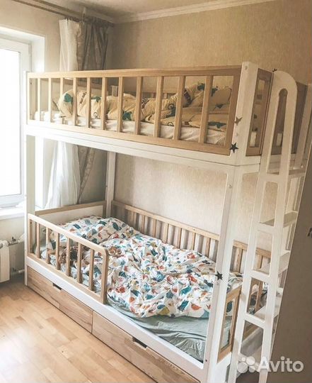 Двухъярусная кровать из массива
