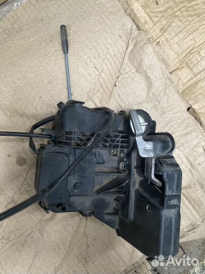 Замок передней левой двери mercedec c 203