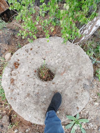 Каменные жернова