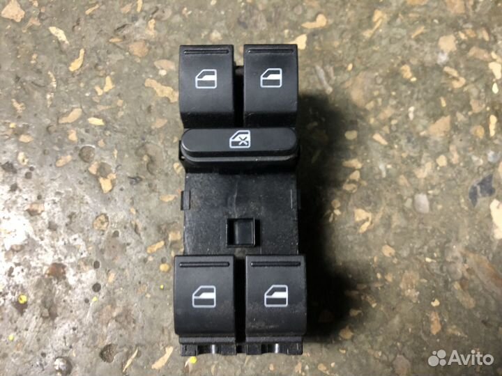 Блок управления стеклоподъемниками VW Tiguan 08-17