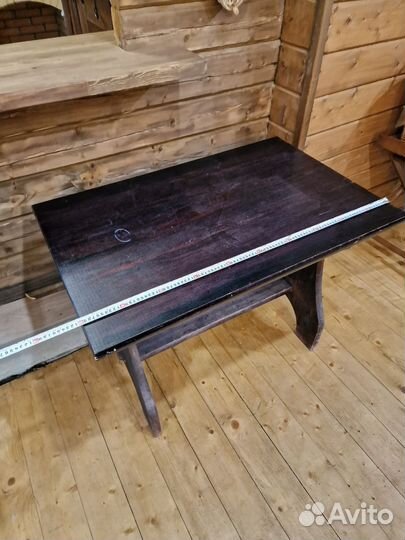 Стол из дерева