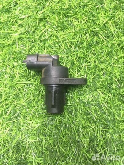 Датчик положения распредвала Mercedes E W212 1.8