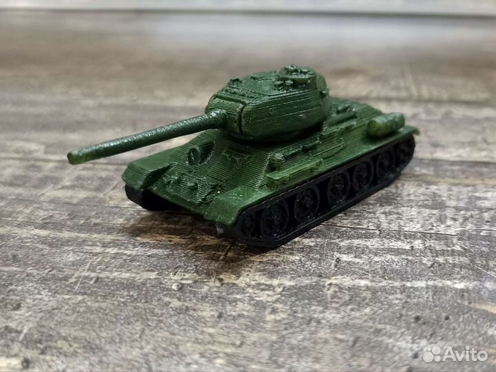 Танк Т-34-85 масштаб 1:100 (окрашен)