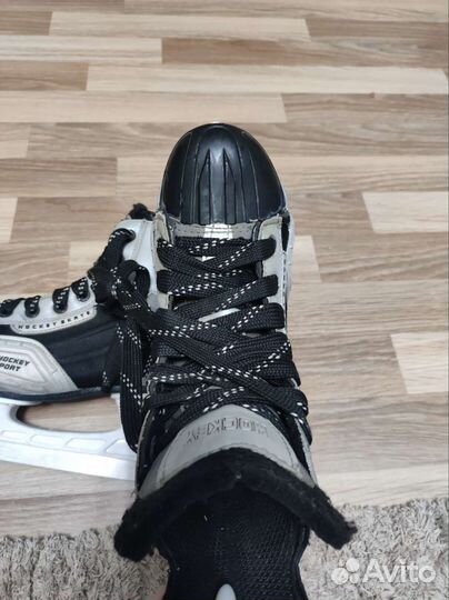 Коньки хоккейные