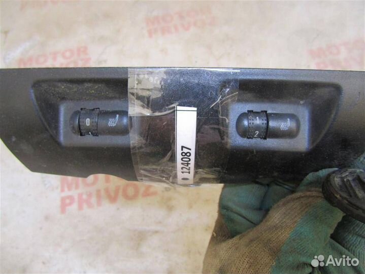 Кнопка обогрева сидений seat Ibiza 3 6L 2005