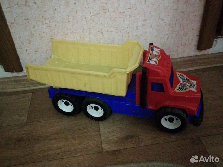Игрушка грузовик