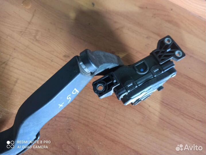 Педаль газа audi A4 A6 Skoda Superb VW Passat