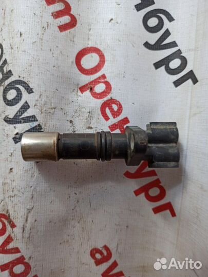 Датчик положения коленвала Toyota Corolla 150