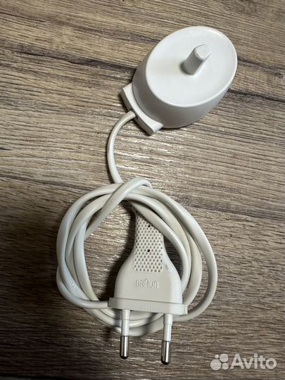 Подставка для электрической зубной щетки Braun