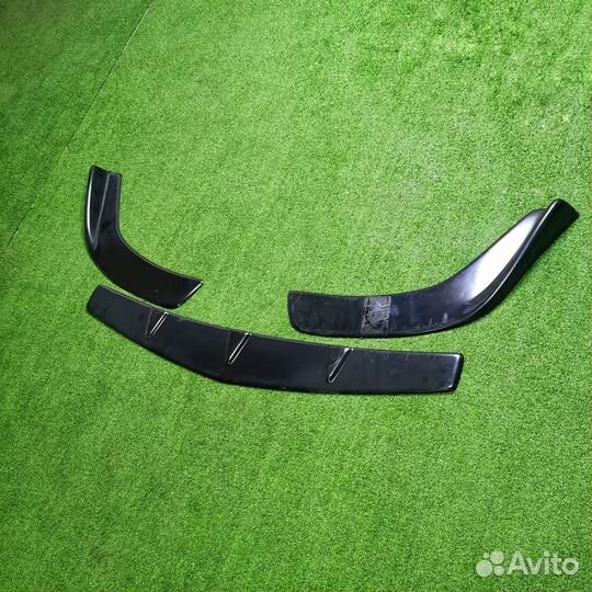 Сплиттер универсальный на передний бампер