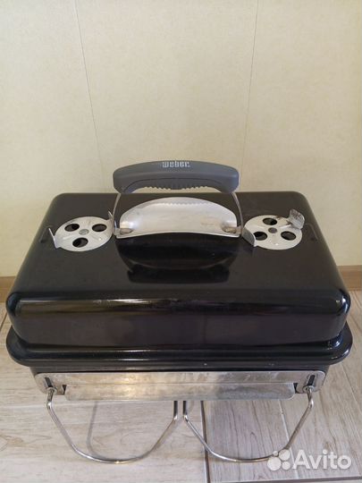 Угольный гриль Weber go anywhere