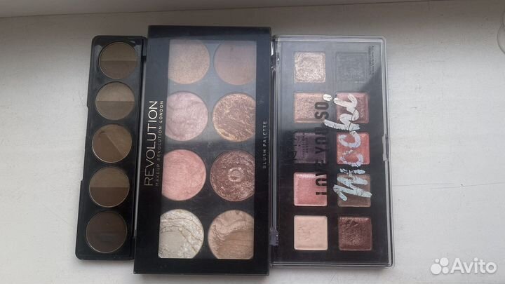 Палетка теней nyx, vivienne sabo, revolution