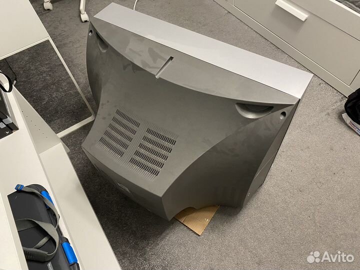 Телевизор Samaung Trinitron