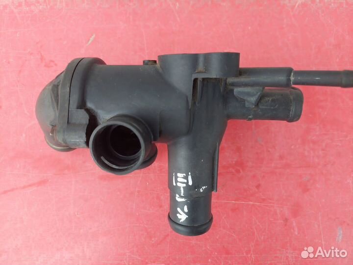 Корпус термостата Volkswagen Golf 3