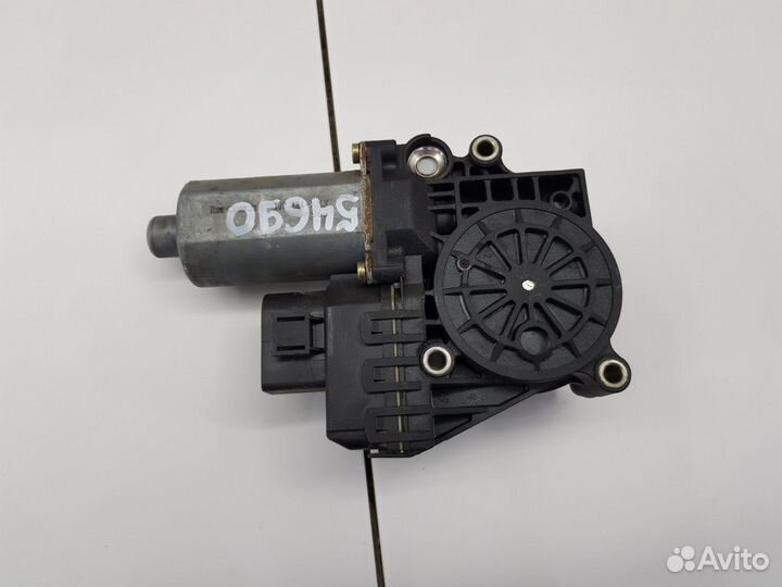 Моторчик стеклоподъемника задний левый (Audi A4)