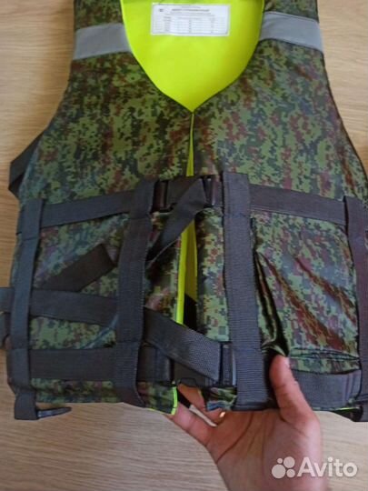 Спасательный жилет