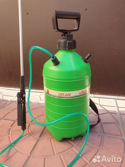 Опрыскиватель помповый