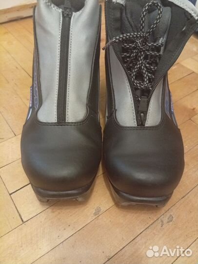 Лыжные ботинки 41 размер nnn