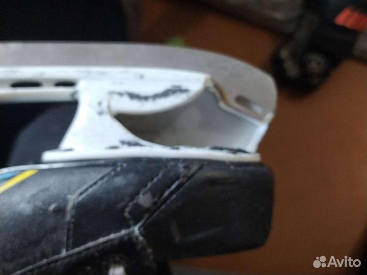 Коньки хоккейные