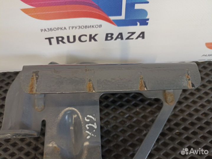 Кронштейн бампера правый Daf XF106